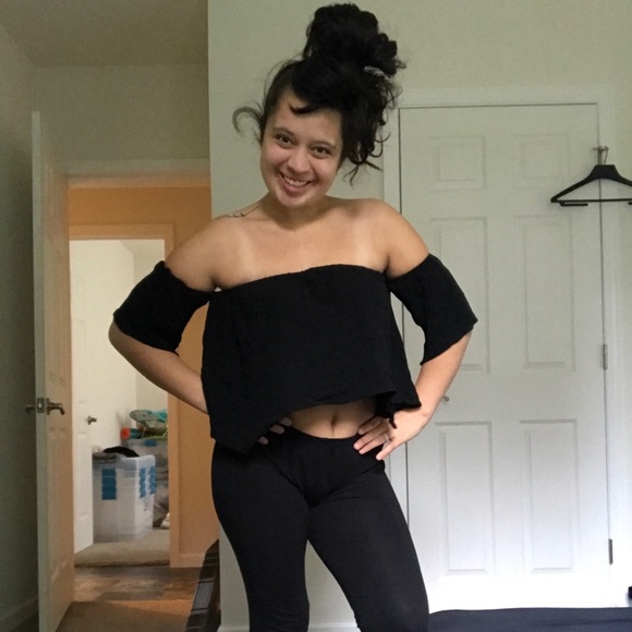 Tobi Tops - TOBI NWOT black off shoulder crop top medium